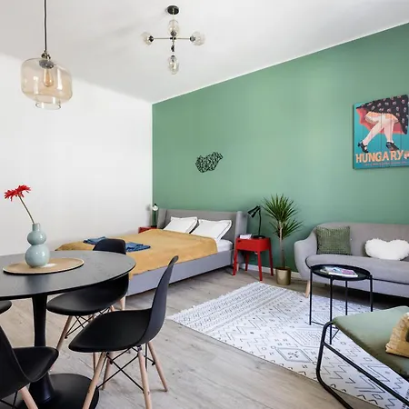 Stylish And Colourful In The Centre شقة بودابست