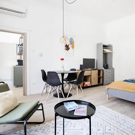 Apartment Stylish And Colourful In The Centre *