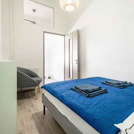 Apartment Stylish And Colourful In The Centre Budapest