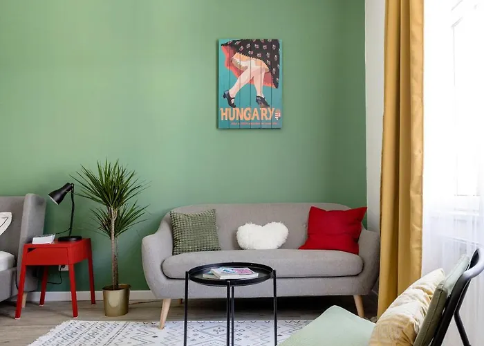 Stylish And Colourful In The Centre Daire Budapeşte